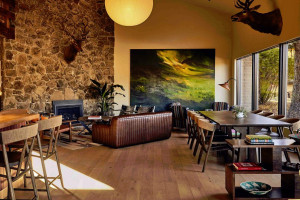 Wandering Buffalo Motel | Close to dog amenities