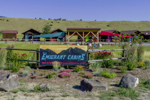 Affordable & Clean Cabins Near Yellowstone Park