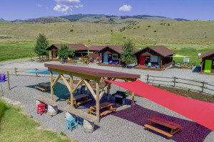 Affordable & Clean Cabins Near Yellowstone Park
