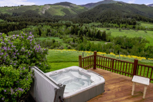 Year-Round Vacation Rentals around Bozeman
