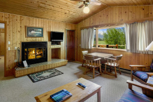 El Western Cabins & Lodges | in Ennis MT