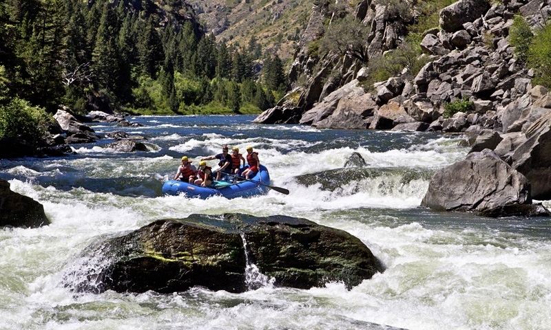 Rafting the Beartrap Canyon of the Madison River