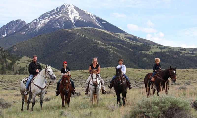 Horseback Riding in Gardiner Montana