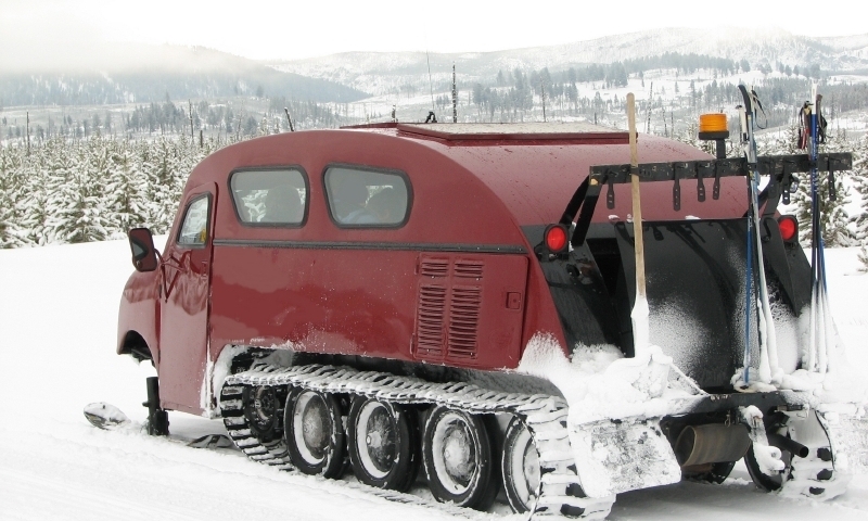 Snowcoach Tour Yellowstone